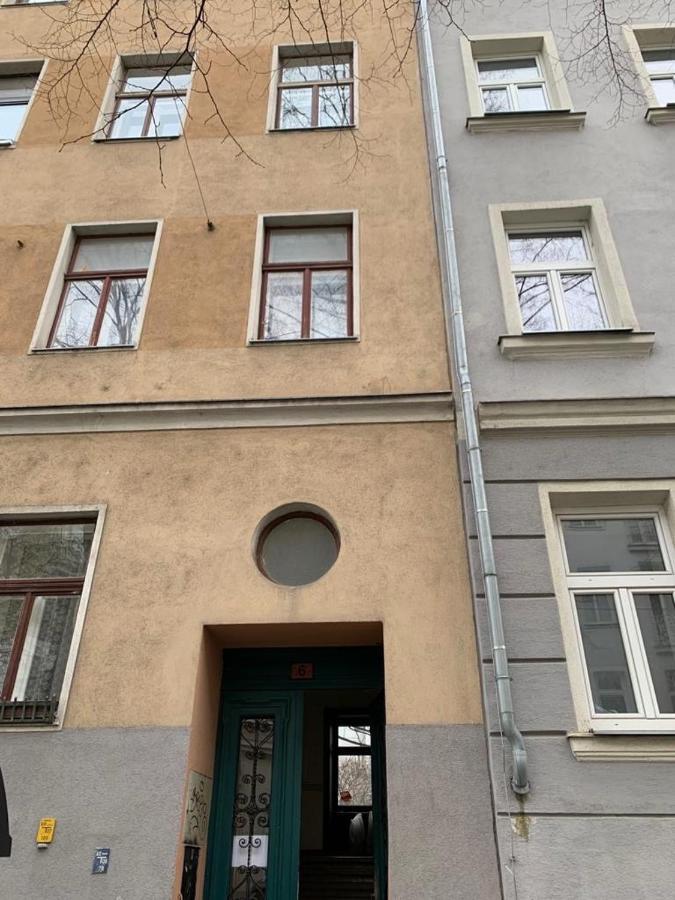 Charming Attic Apartment Near Messe Wien And Center Exteriör bild